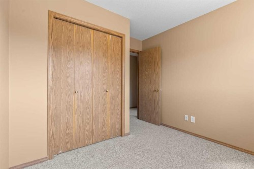 1503 Eagleview Place Nw, High River, AB - Indoor Photo Showing Other Room