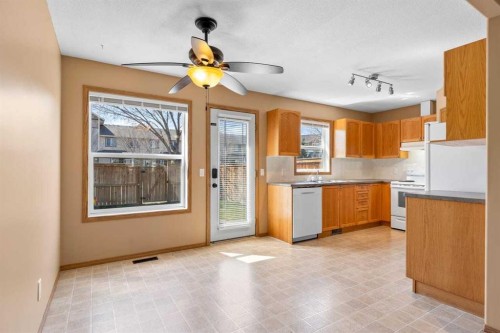 1503 Eagleview Place Nw, High River, AB - Indoor Photo Showing Kitchen