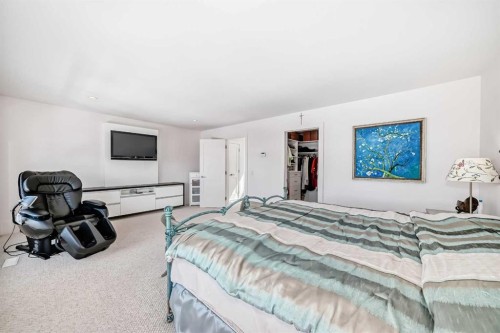 2412 28 Avenue Sw, Calgary, AB - Indoor Photo Showing Bedroom