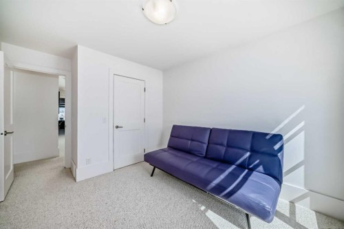 2412 28 Avenue Sw, Calgary, AB - Indoor