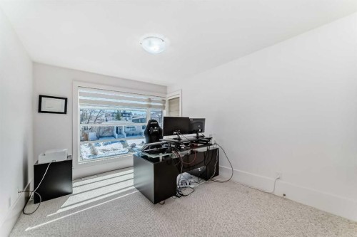 2412 28 Avenue Sw, Calgary, AB - Indoor