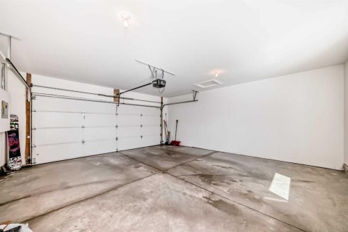 2412 28 Avenue Sw, Calgary, AB - Indoor Photo Showing Garage