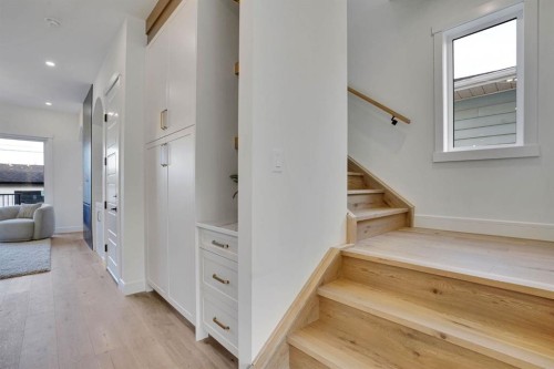 2012 35 Street Sw, Calgary, AB - Indoor Photo Showing Other Room