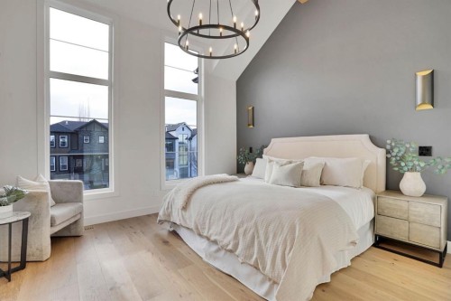 2012 35 Street Sw, Calgary, AB - Indoor Photo Showing Bedroom
