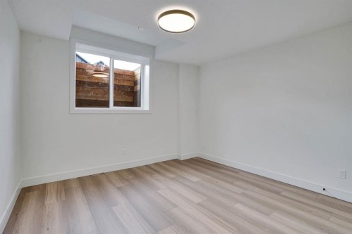 2012 35 Street Sw, Calgary, AB - Indoor Photo Showing Other Room