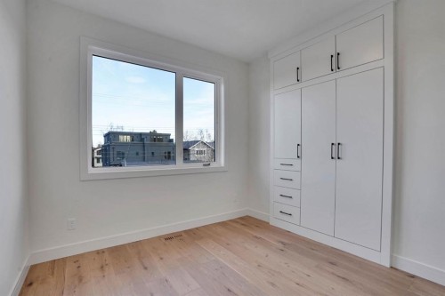 2012 35 Street Sw, Calgary, AB - Indoor Photo Showing Other Room
