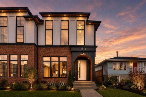 2012 35 Street Sw, Calgary, AB - Outdoor