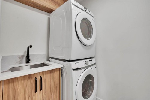 2012 35 Street Sw, Calgary, AB - Indoor Photo Showing Laundry Room