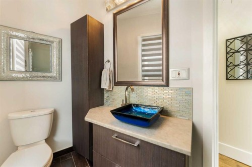 447 Marsh Road Ne, Calgary, AB - Indoor Photo Showing Bathroom