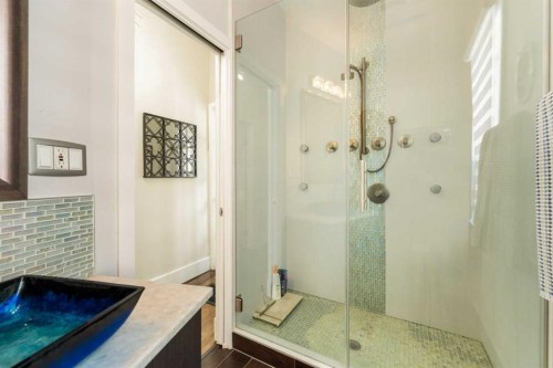 447 Marsh Road Ne, Calgary, AB - Indoor Photo Showing Bathroom