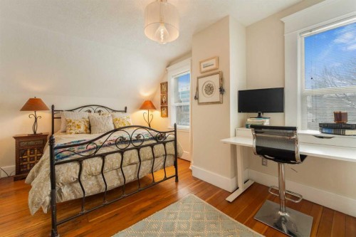 447 Marsh Road Ne, Calgary, AB - Indoor Photo Showing Bedroom