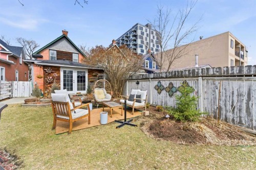 447 Marsh Road Ne, Calgary, AB - Outdoor