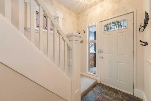 447 Marsh Road Ne, Calgary, AB - Indoor Photo Showing Other Room