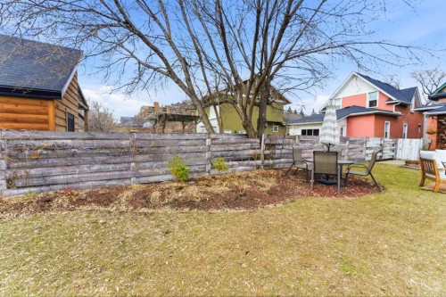 447 Marsh Road Ne, Calgary, AB - Outdoor