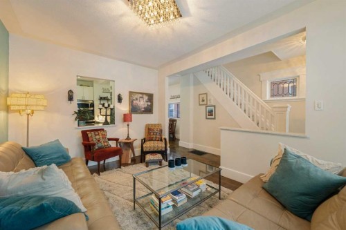 447 Marsh Road Ne, Calgary, AB - Indoor Photo Showing Living Room