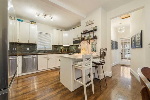 447 Marsh Road Ne, Calgary, AB - Indoor Photo Showing Kitchen