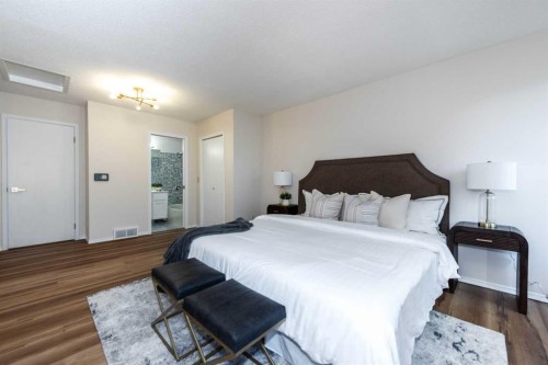 47 Hawkstone Drive Nw, Calgary, AB - Indoor Photo Showing Bedroom
