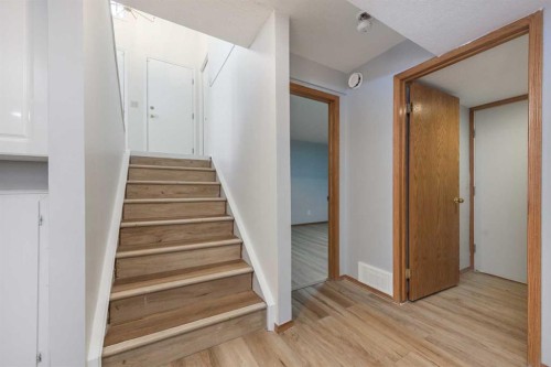 47 Hawkstone Drive Nw, Calgary, AB - Indoor Photo Showing Other Room