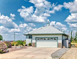 14 Wyndham Park View  Carseland, AB T0J 0M0