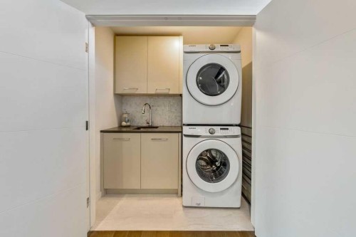 122 13 Street Ne, Calgary, AB - Indoor Photo Showing Laundry Room