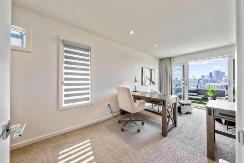 122 13 Street Ne, Calgary, AB - Indoor Photo Showing Other Room