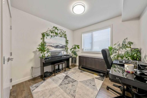 122 13 Street Ne, Calgary, AB - Indoor