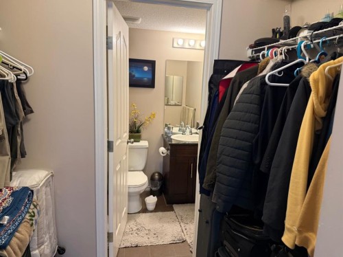 202-7210 80 Avenue Ne, Calgary, AB - Indoor