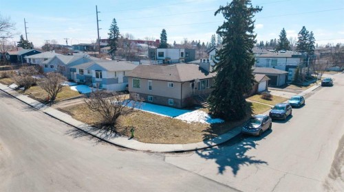 3308 2 Street Ne, Calgary, AB - Outdoor