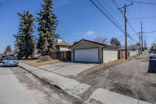 3308 2 Street Ne, Calgary, AB - Outdoor
