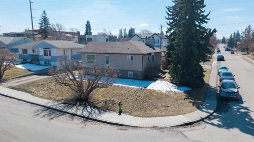 3308 2 Street Ne, Calgary, AB - Outdoor