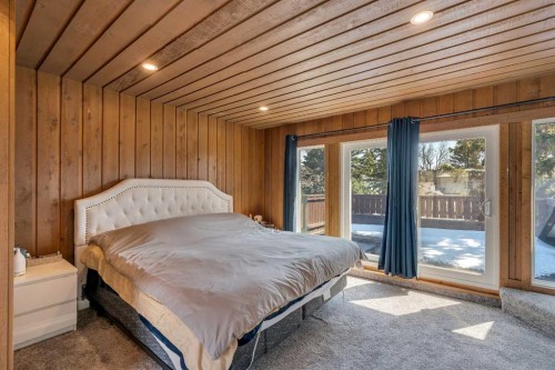 12 Oakvale Place Sw, Calgary, AB - Indoor Photo Showing Bedroom