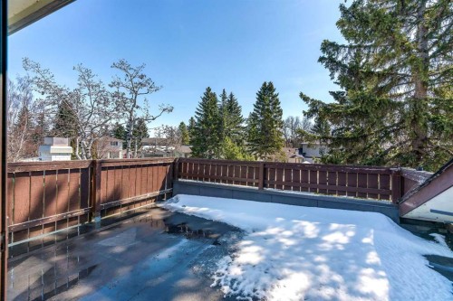 12 Oakvale Place Sw, Calgary, AB - Outdoor With Backyard
