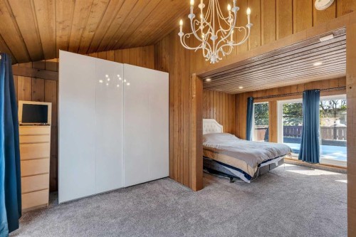 12 Oakvale Place Sw, Calgary, AB - Indoor Photo Showing Bedroom
