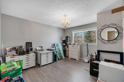 12 Oakvale Place Sw, Calgary, AB - Indoor Photo Showing Other Room