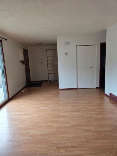 2-705 23 Street, Didsbury, AB - Indoor Photo Showing Other Room