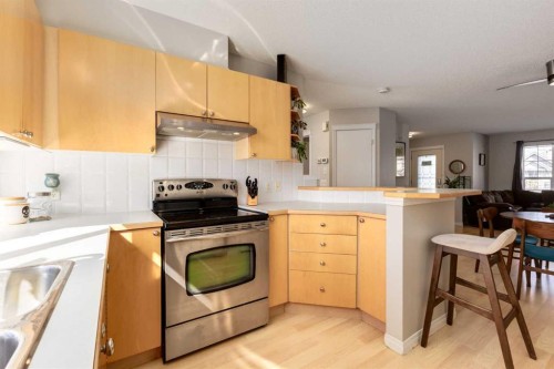 488 Prestwick Circle Se, Calgary, AB - Indoor Photo Showing Kitchen