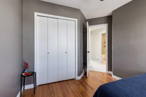 488 Prestwick Circle Se, Calgary, AB - Indoor Photo Showing Bedroom