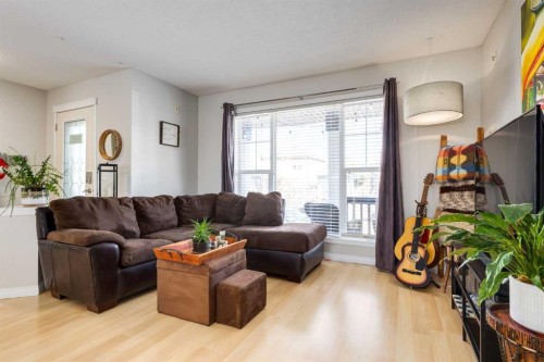 488 Prestwick Circle Se, Calgary, AB - Indoor Photo Showing Living Room