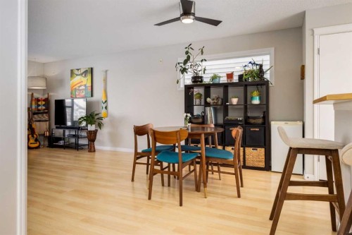 488 Prestwick Circle Se, Calgary, AB - Indoor Photo Showing Dining Room