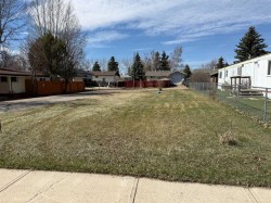 320 3 Street NORTHVulcan, AB T0L 2B0