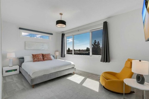 947 31 Avenue Nw, Calgary, AB - Indoor Photo Showing Bedroom