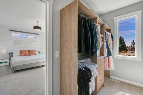 947 31 Avenue Nw, Calgary, AB - Indoor Photo Showing Bedroom