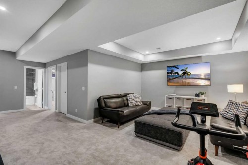 947 31 Avenue Nw, Calgary, AB - Indoor