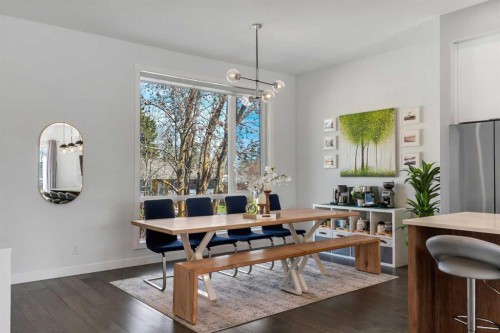 947 31 Avenue Nw, Calgary, AB - Indoor Photo Showing Dining Room