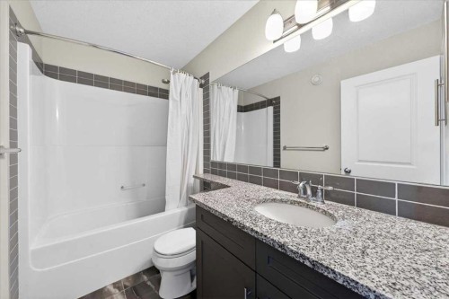 20 Nolancrest Green Nw, Calgary, AB - Indoor Photo Showing Bathroom