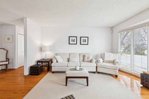 87 Edforth Road Nw, Calgary, AB - Indoor Photo Showing Living Room