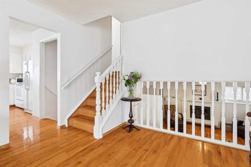 87 Edforth Road Nw, Calgary, AB - Indoor Photo Showing Other Room