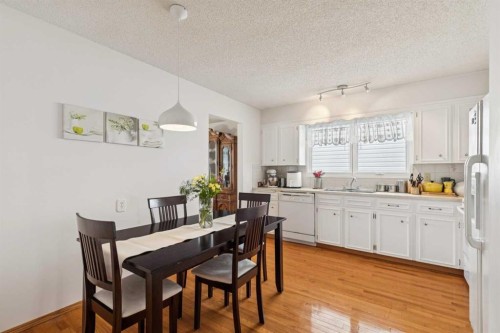87 Edforth Road Nw, Calgary, AB - Indoor Photo Showing Dining Room