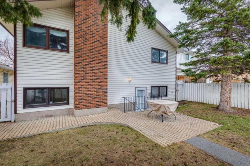 87 Edforth Road Nw, Calgary, AB - Outdoor With Exterior