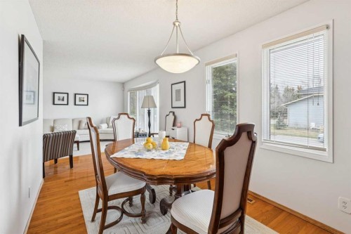87 Edforth Road Nw, Calgary, AB - Indoor Photo Showing Dining Room